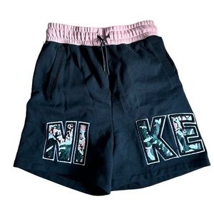 Nike women’s cotton basketball shorts Size Small